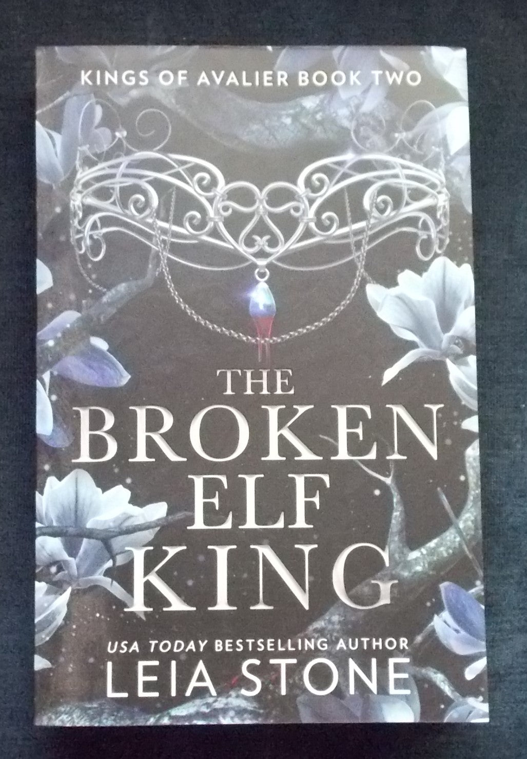The Broken Elf King:  Leia Stone